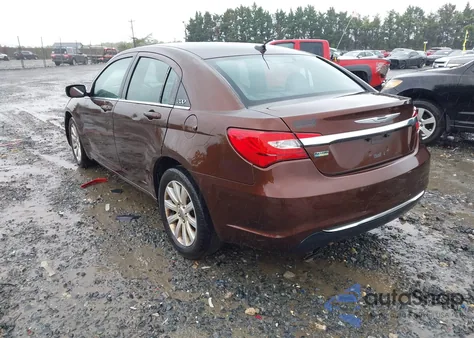 2013 Chrysler 200 Touring z USA, uszkodzony, nr VIN 1C3CCBBG1DN569415